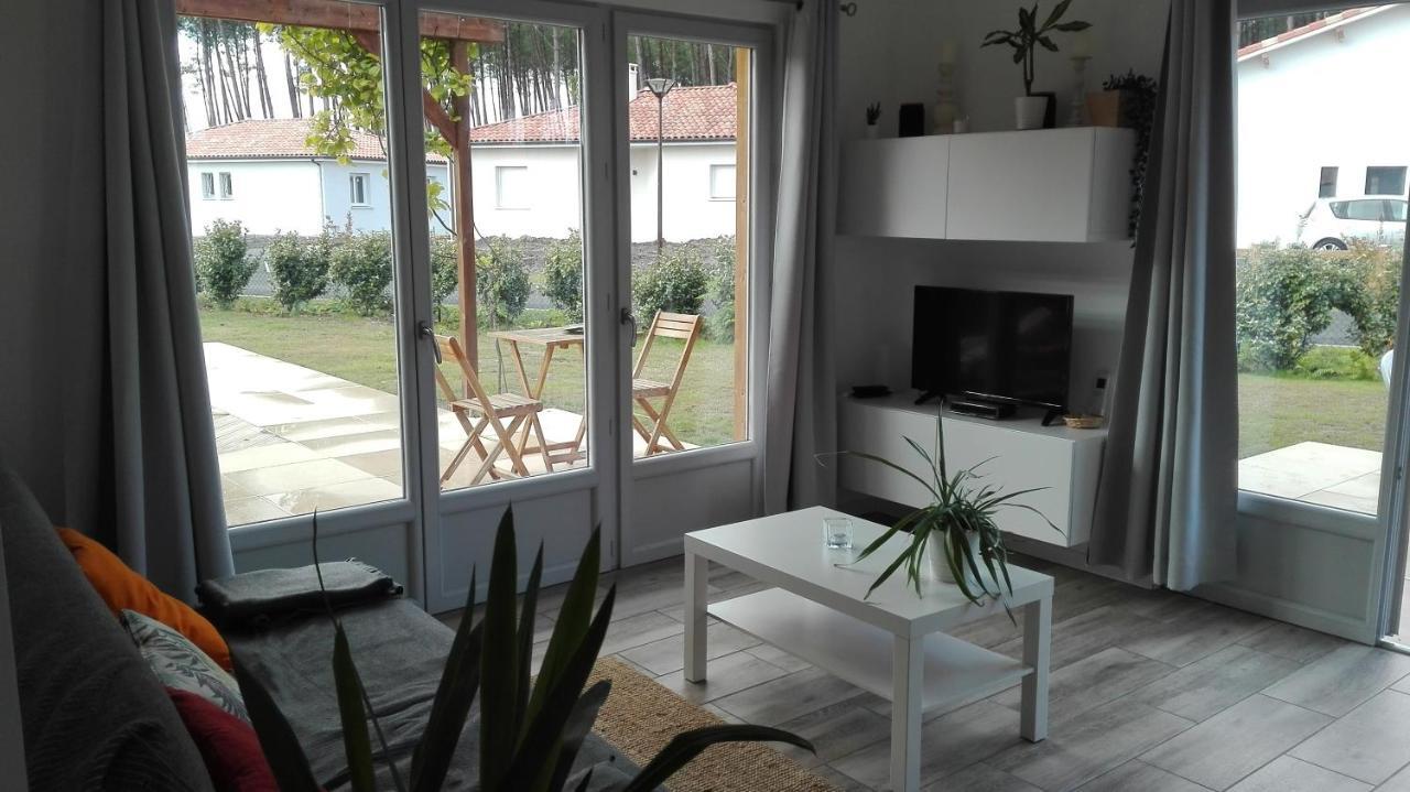 Maison moderne proche lac et plage Léon Extérieur photo
